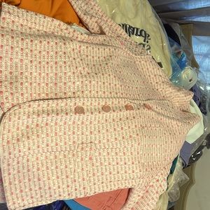 It’s JG Hook pink and white 2 set size 14w 100% acrylic